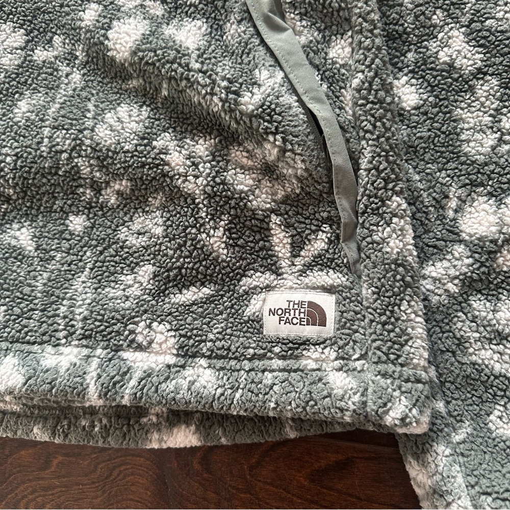The North Face Campshire 2.0 Floral Sherpa Pullover - Picture 3 of 10
